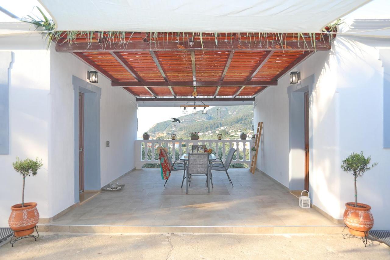 Esperides Apartments Aigli Skopelos Town Exterior photo