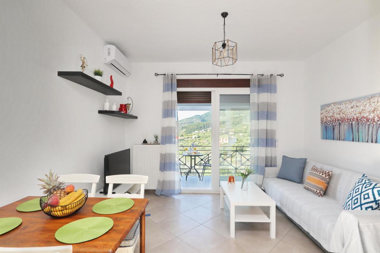 Esperides Apartments Aigli Skopelos Town Exterior photo