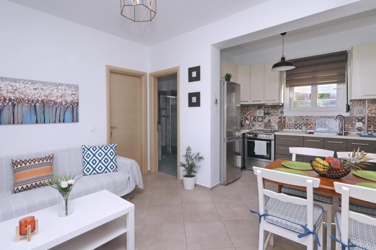 Esperides Apartments Aigli Skopelos Town Exterior photo