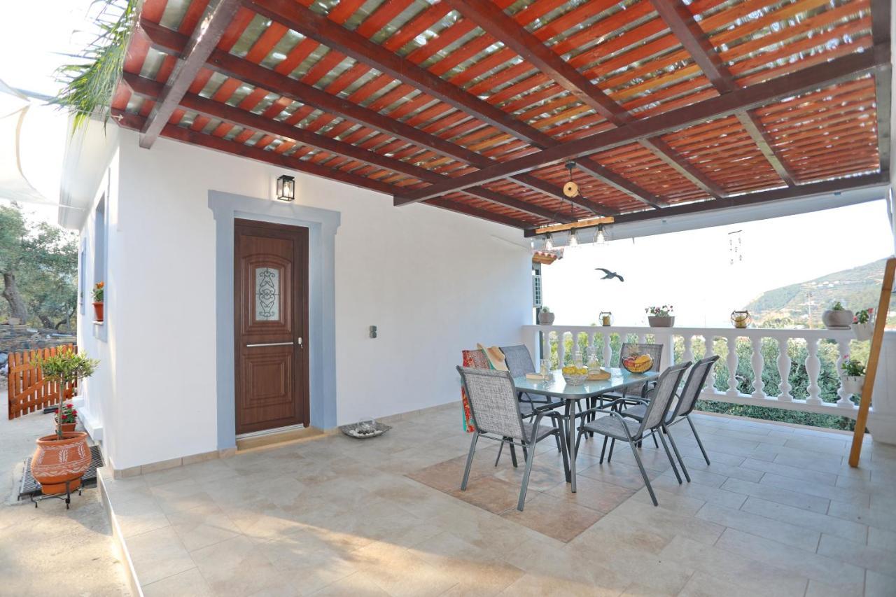 Esperides Apartments Aigli Skopelos Town Exterior photo