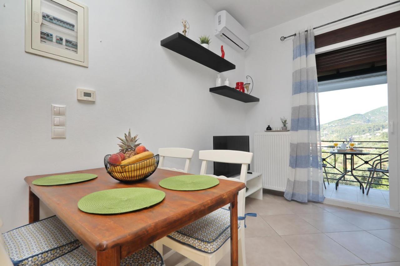 Esperides Apartments Aigli Skopelos Town Exterior photo