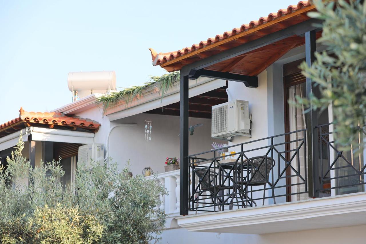 Esperides Apartments Aigli Skopelos Town Exterior photo