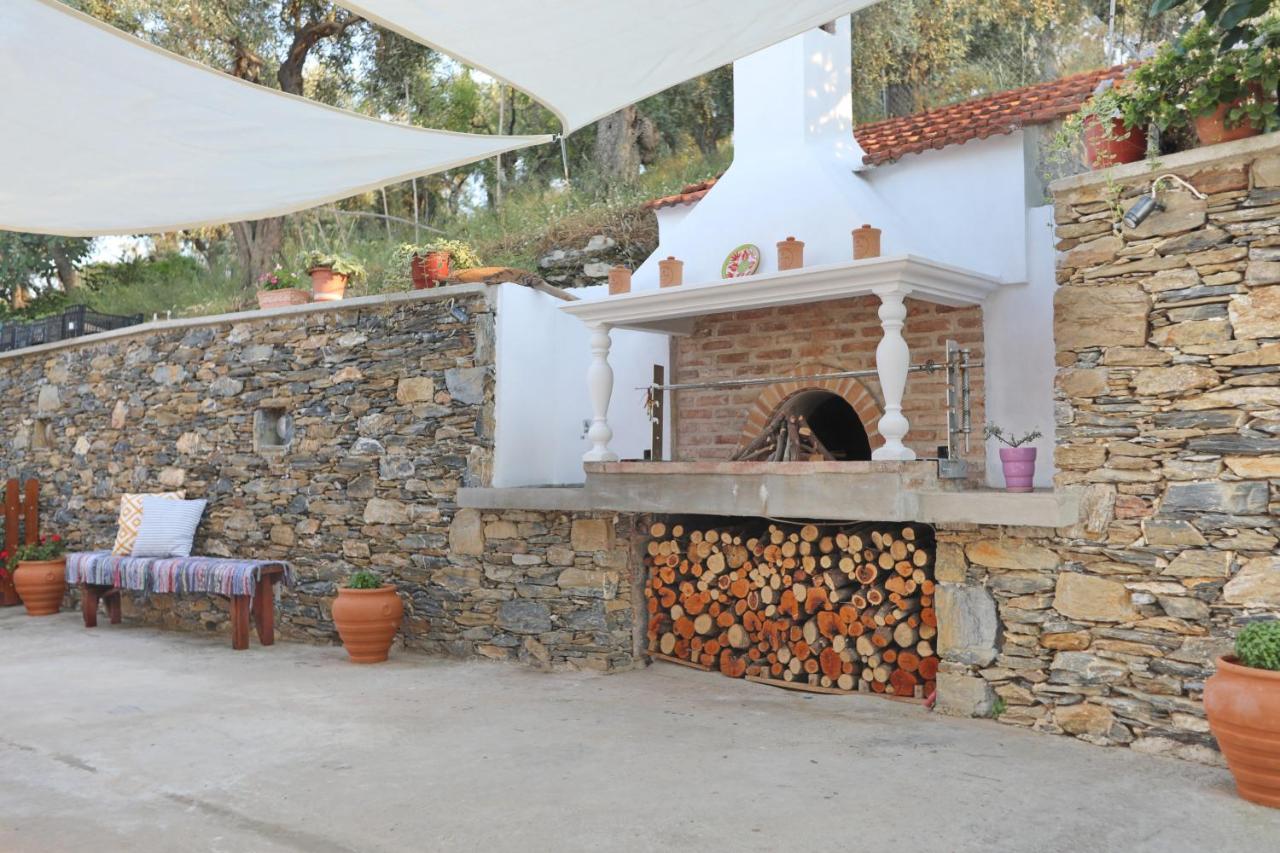 Esperides Apartments Aigli Skopelos Town Exterior photo